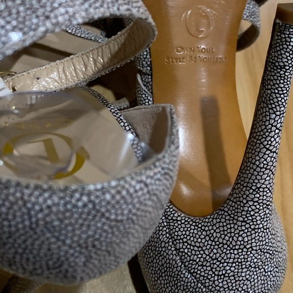 Black Leather Heels Size 7 (available in Blue and Tan) - Picture 9 of 12